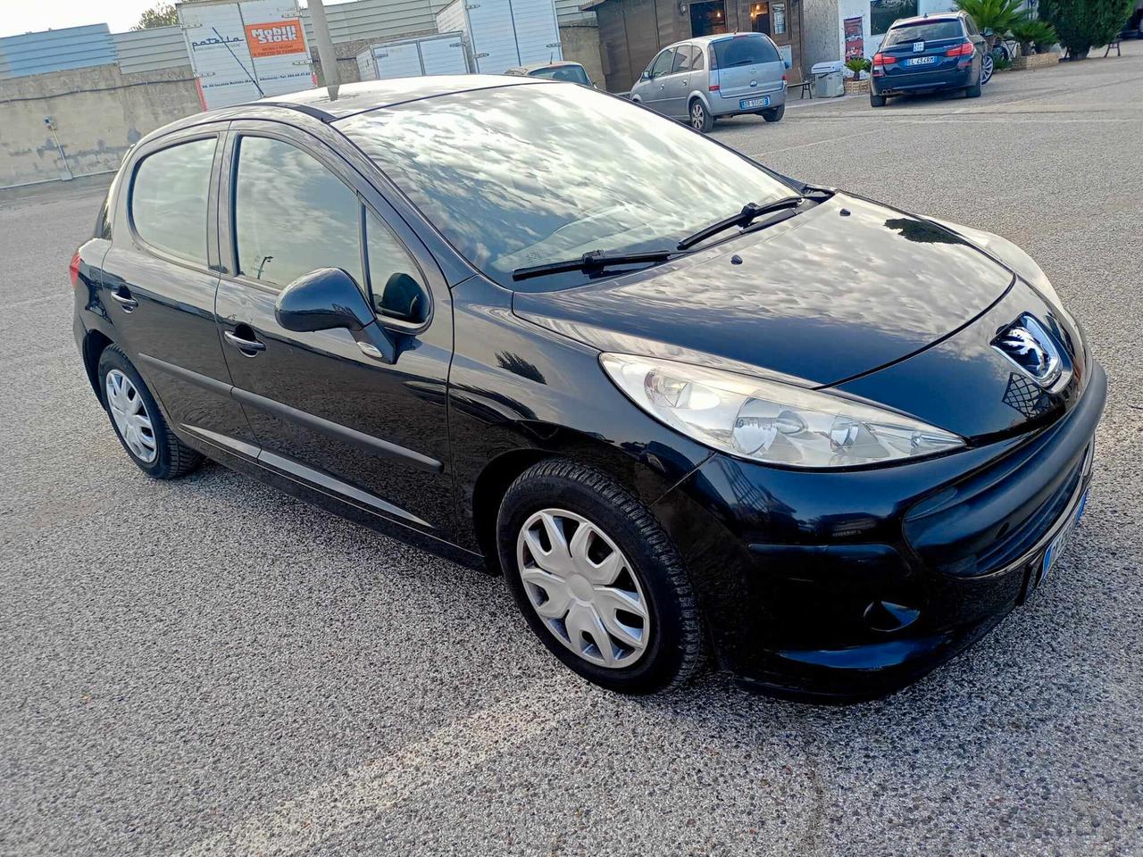 Peugeot 207 1.4 8V 75CV 5p. X Line