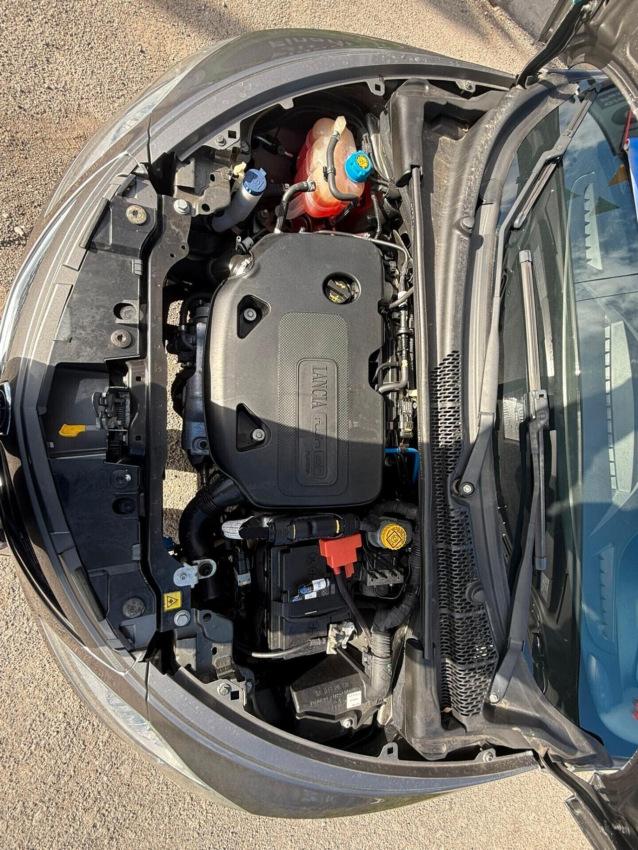 Lancia Ypsilon 0.9 TwinAir 85 CV 5 porte Metano Ecochic Elle