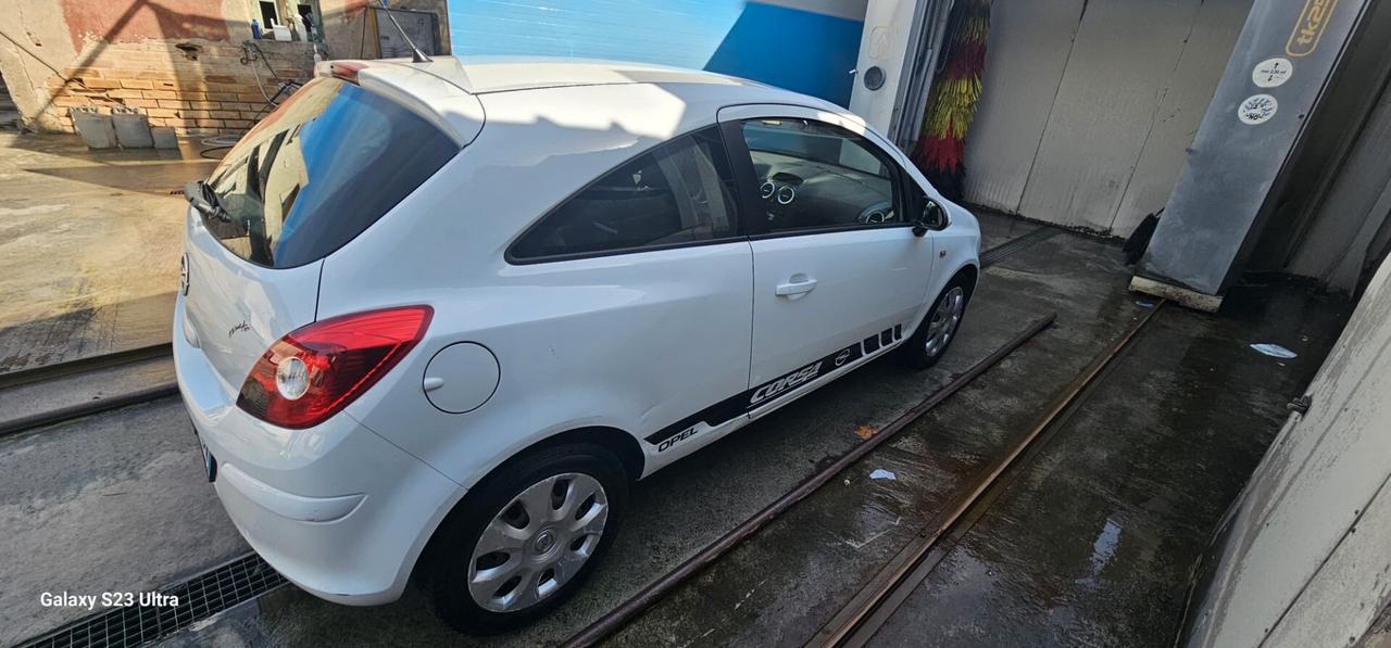 Opel Corsa 1.2 85CV 3 porte GPL-TECH b-color
