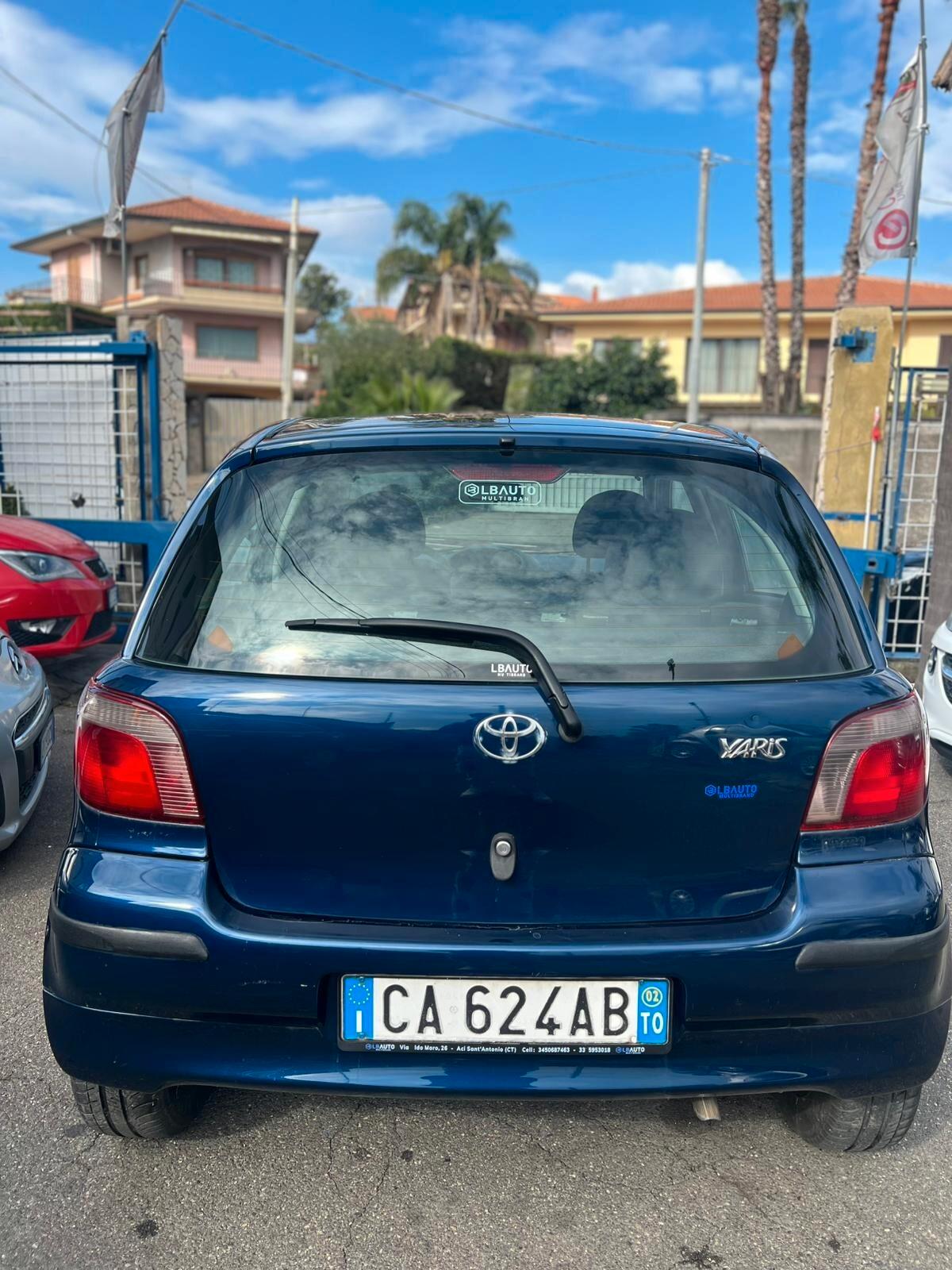 Toyota Yaris 1.0i 16V cat 5 porte Sol