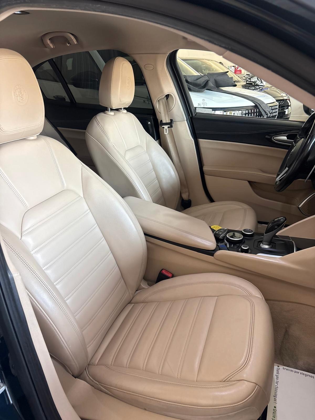 Alfa Romeo Giulia 2.2 Turbodiesel 210 CV AT8 AWD Q4 Veloce