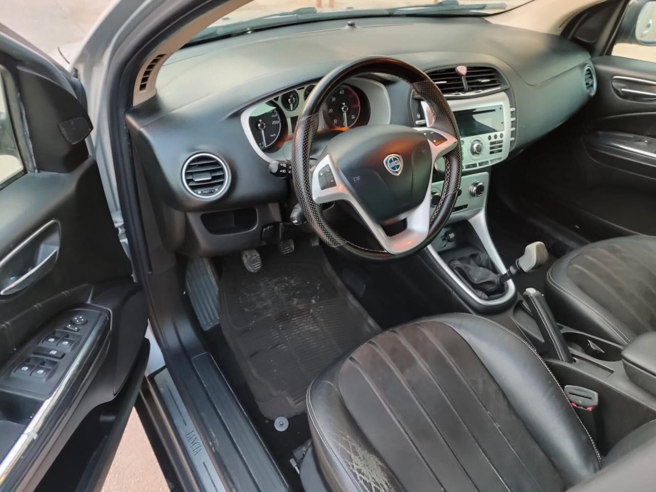 Lancia Delta 1.6 MJT DPF 2011!!