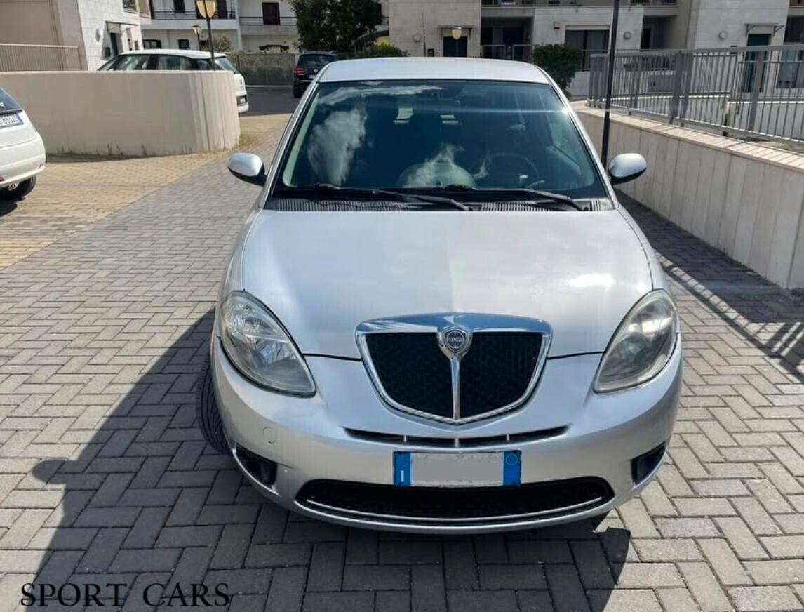 Lancia Ypsilon 1.3 MJT 75 CV Oro Giallo