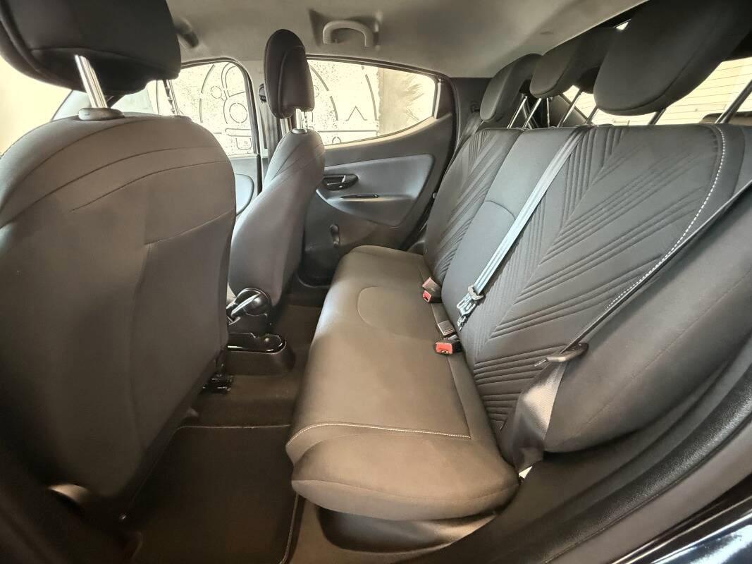 Lancia Ypsilon III 1.0 firefly hybrid Gold s&s 70cv 5p.ti