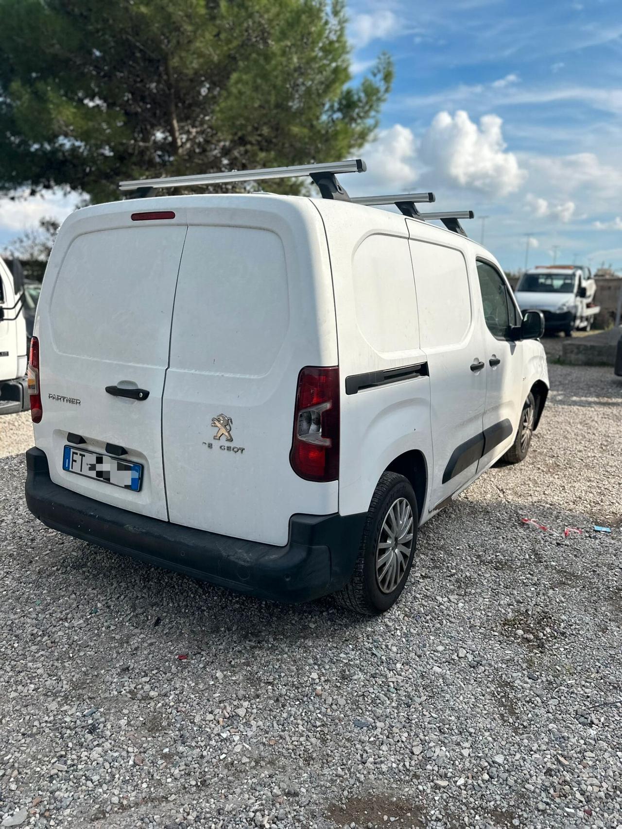 Peugeot Partner BlueHDi 100 S&S PL Furgone sinistrato incidentato