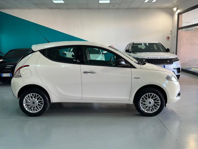 LANCIA Ypsilon 0.9 TwinAir 85 CV 5 porte Metano Ecochic Elefantin