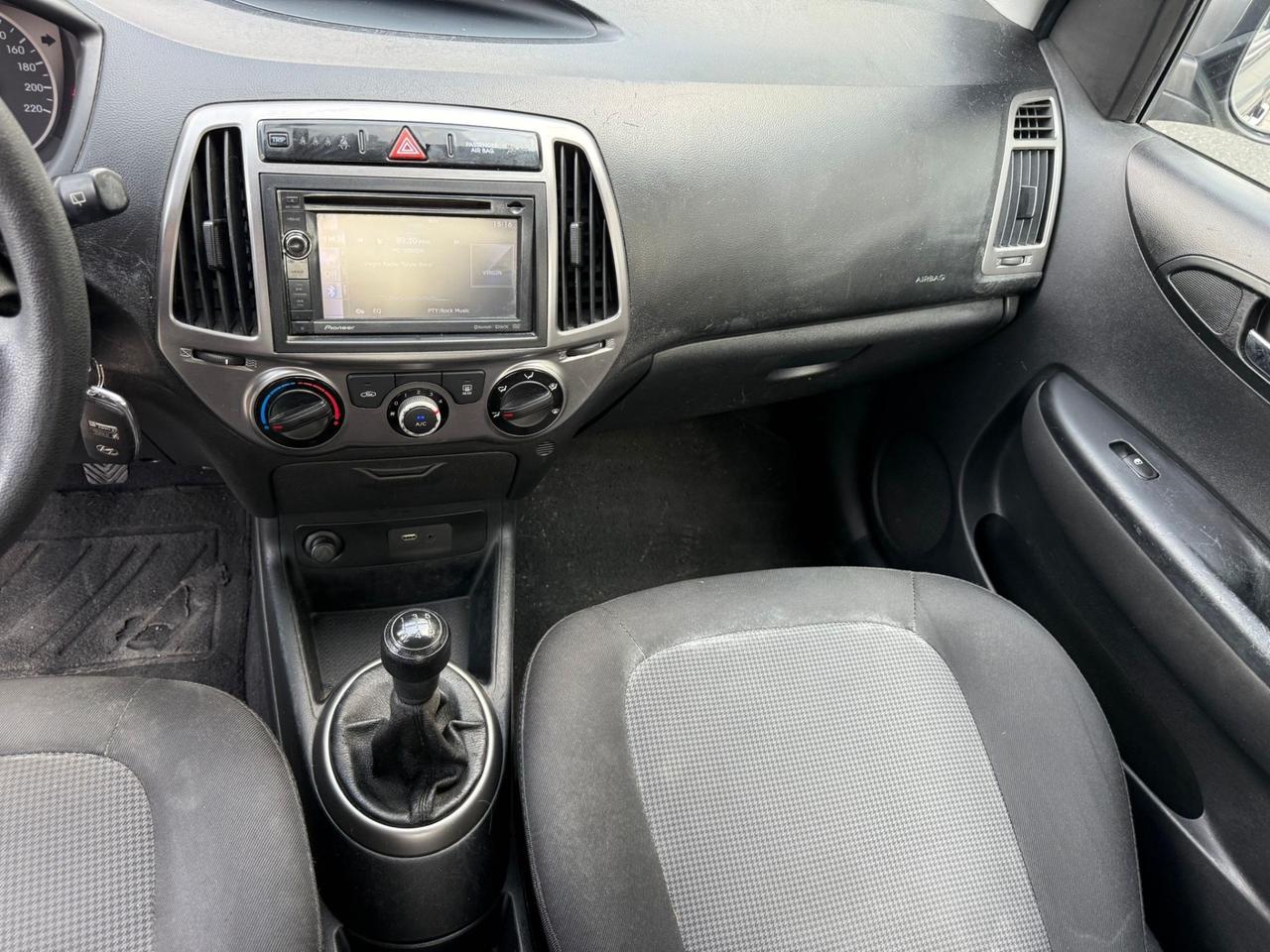 Hyundai i20 1.2 5p. 2013 137.000 KM