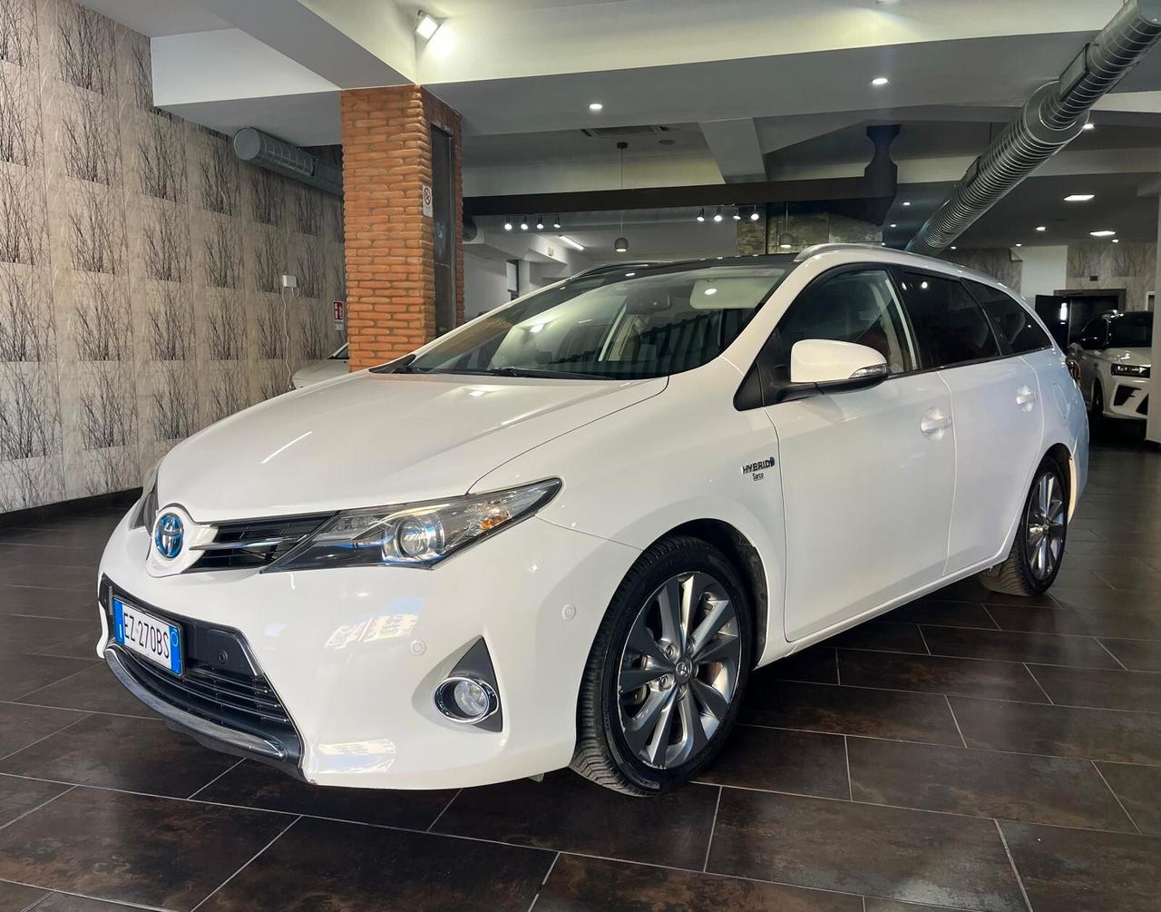 Toyota Auris Touring Sports 1.8 Hybrid Lounge