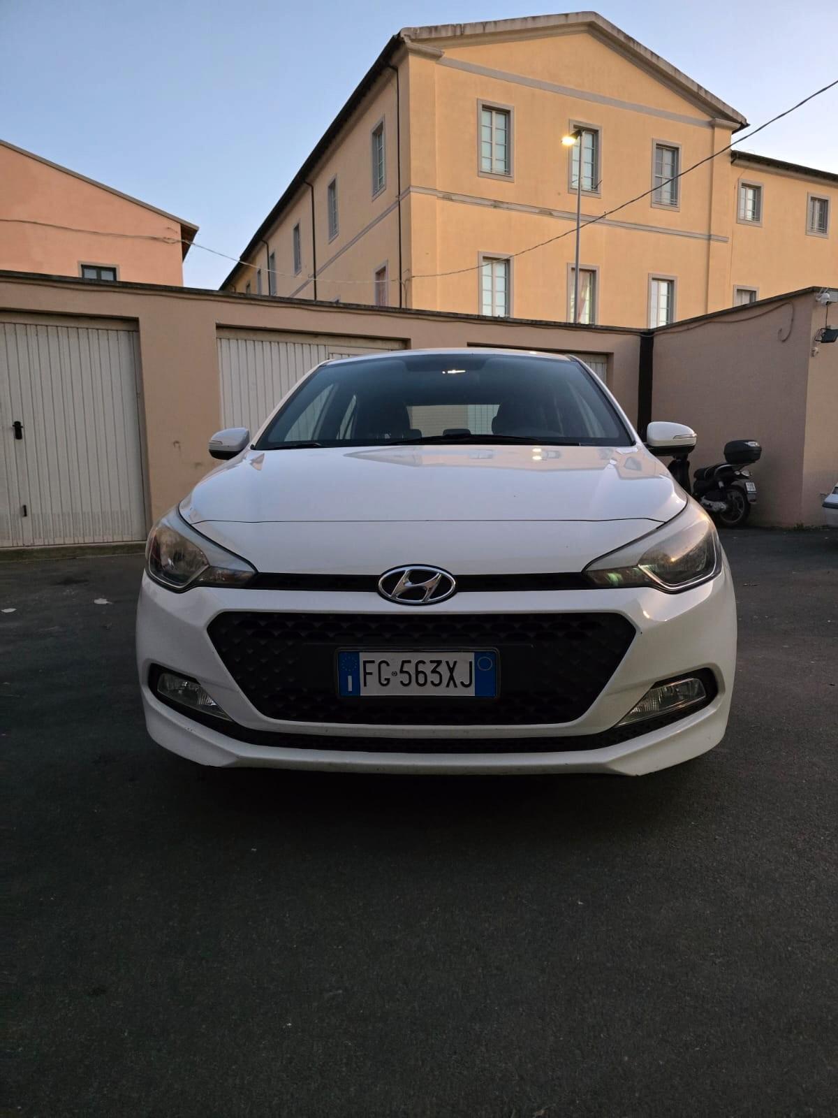 Hyundai i20 1.2 84 CV 5 porte Comfort unico proprietario garanzia 12 mesi accetto permute