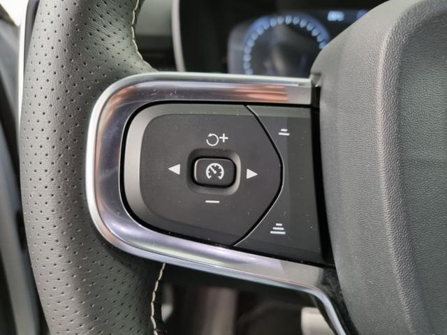 VOLVO XC40 D3 R-design