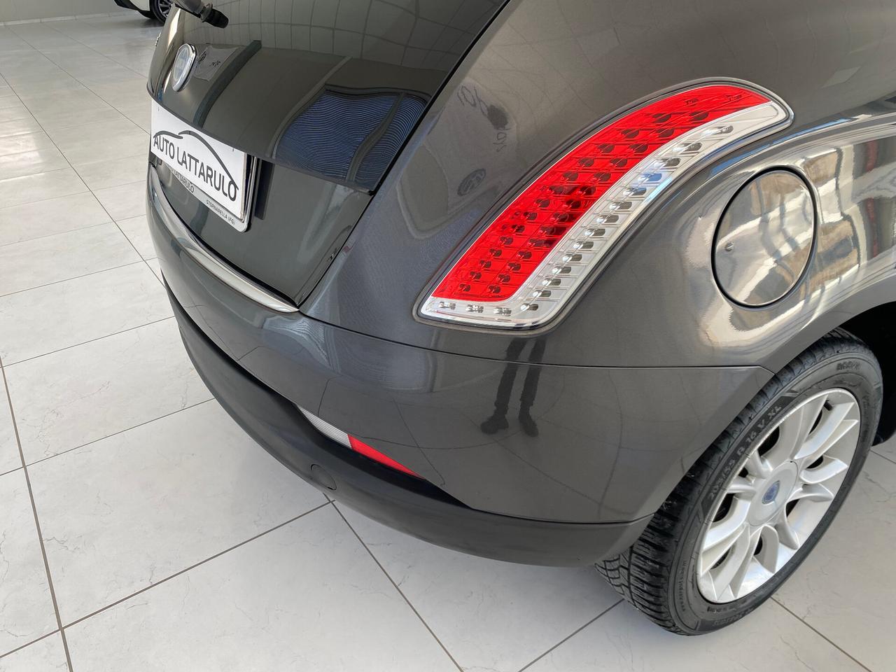 Lancia Delta 1.6 MJT DPF Silver