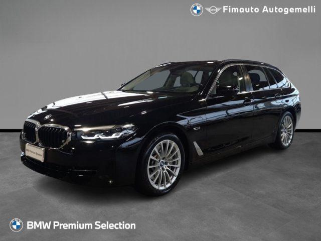 BMW 530 e xDrive Touring Business Aut. + Tetto apr.