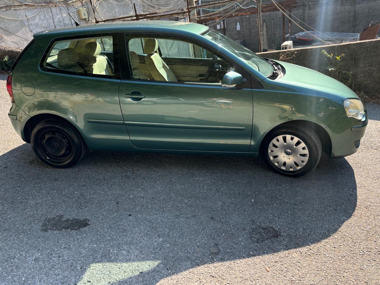Volkswagen Polo 1.4/75CV 16V 3p. Sportline