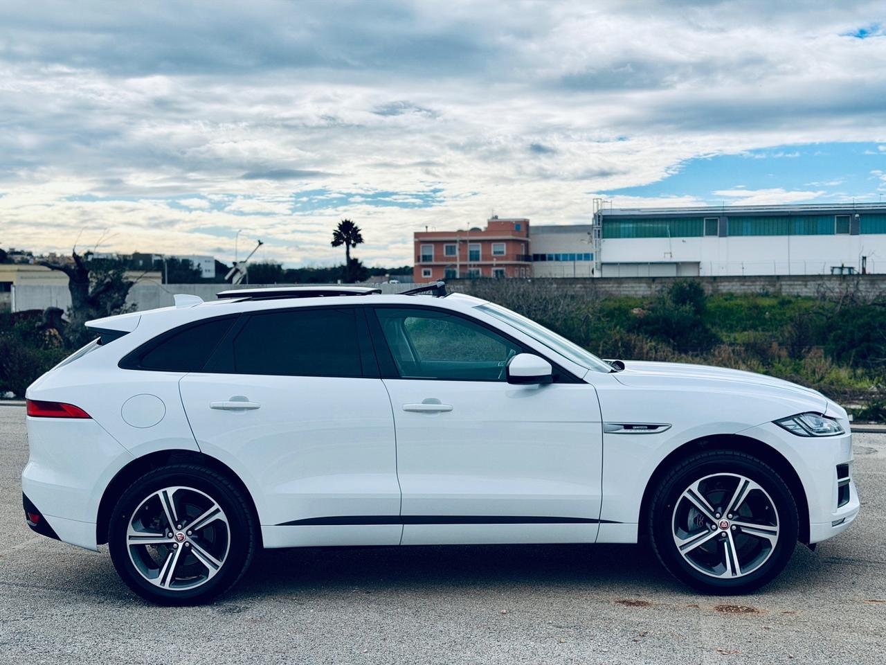 Jaguar F-Pace 2.0 D 180 CV AWD aut. R-Sport