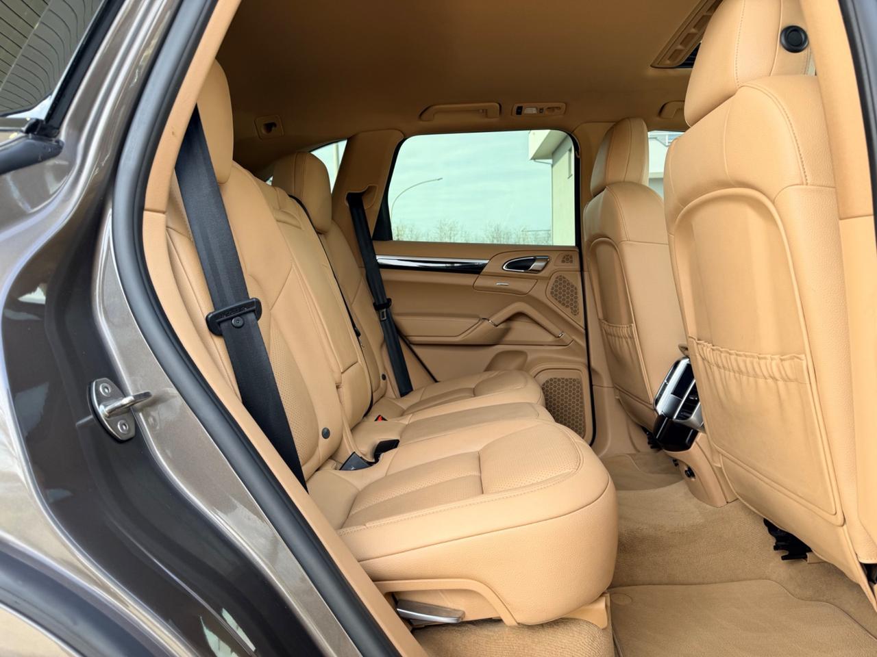 Porsche Cayenne 3.0 Diesel in garanzia no tasse