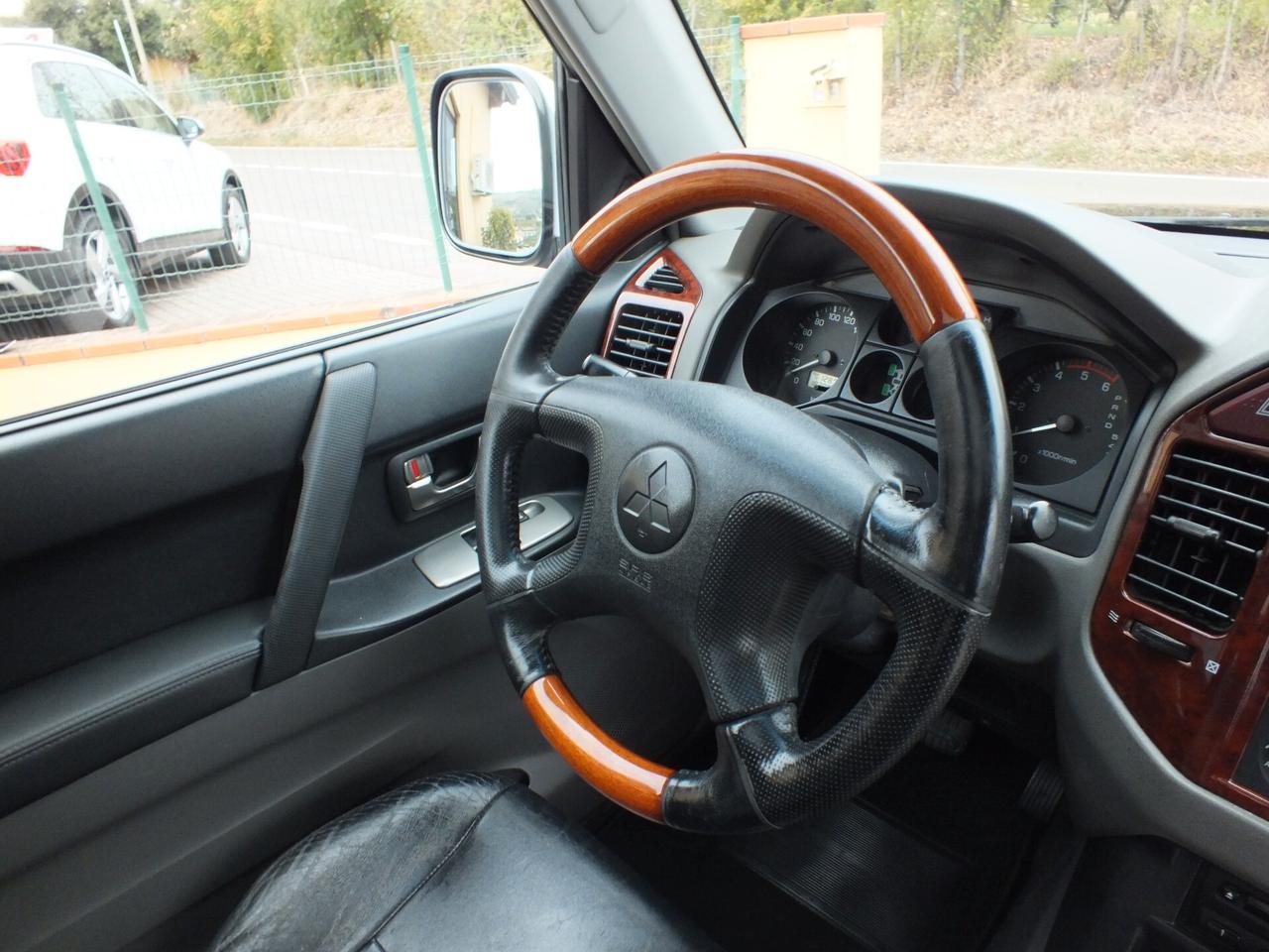 MITSUBISHI PAJERO 3.2 16V DI-D CORTO GLX