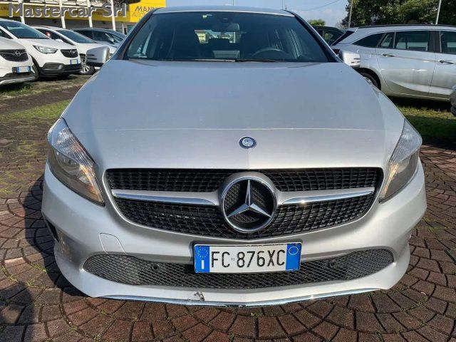 MERCEDES-BENZ A 180 A 180 d Business automatica - targa FC876XC