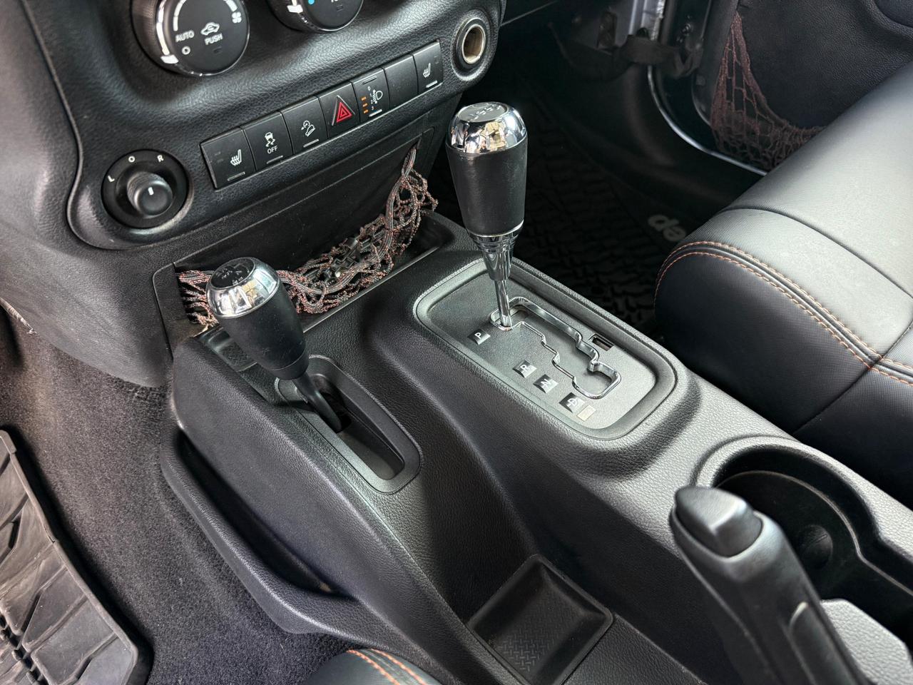 Jeep Wrangler 2.8 CRD DPF Sahara Auto rimessa a nuovo