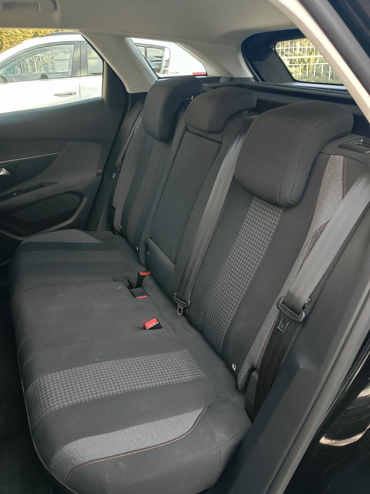 Peugeot 3008 BlueHDi 130 S&S Allure