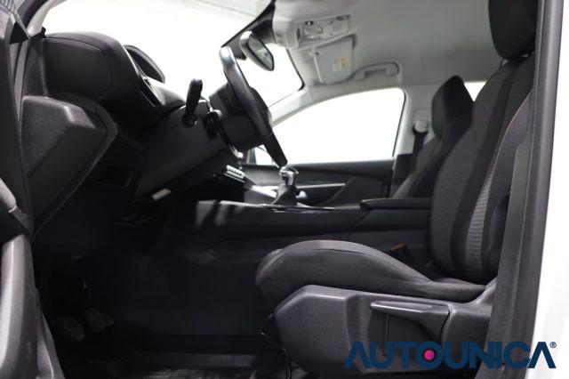 PEUGEOT 3008 PURETECH TURBO 130 S&S ACTIVE