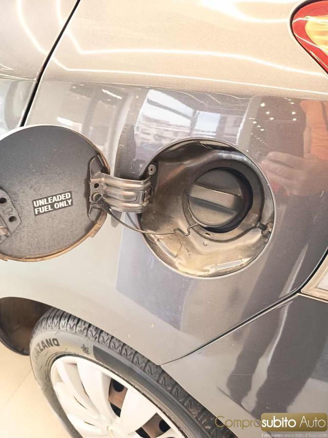 TOYOTA Yaris 1.0 5 porte Sol