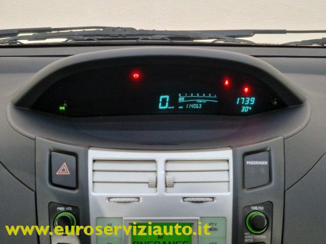 TOYOTA Yaris 1.3 5 porte Sol
