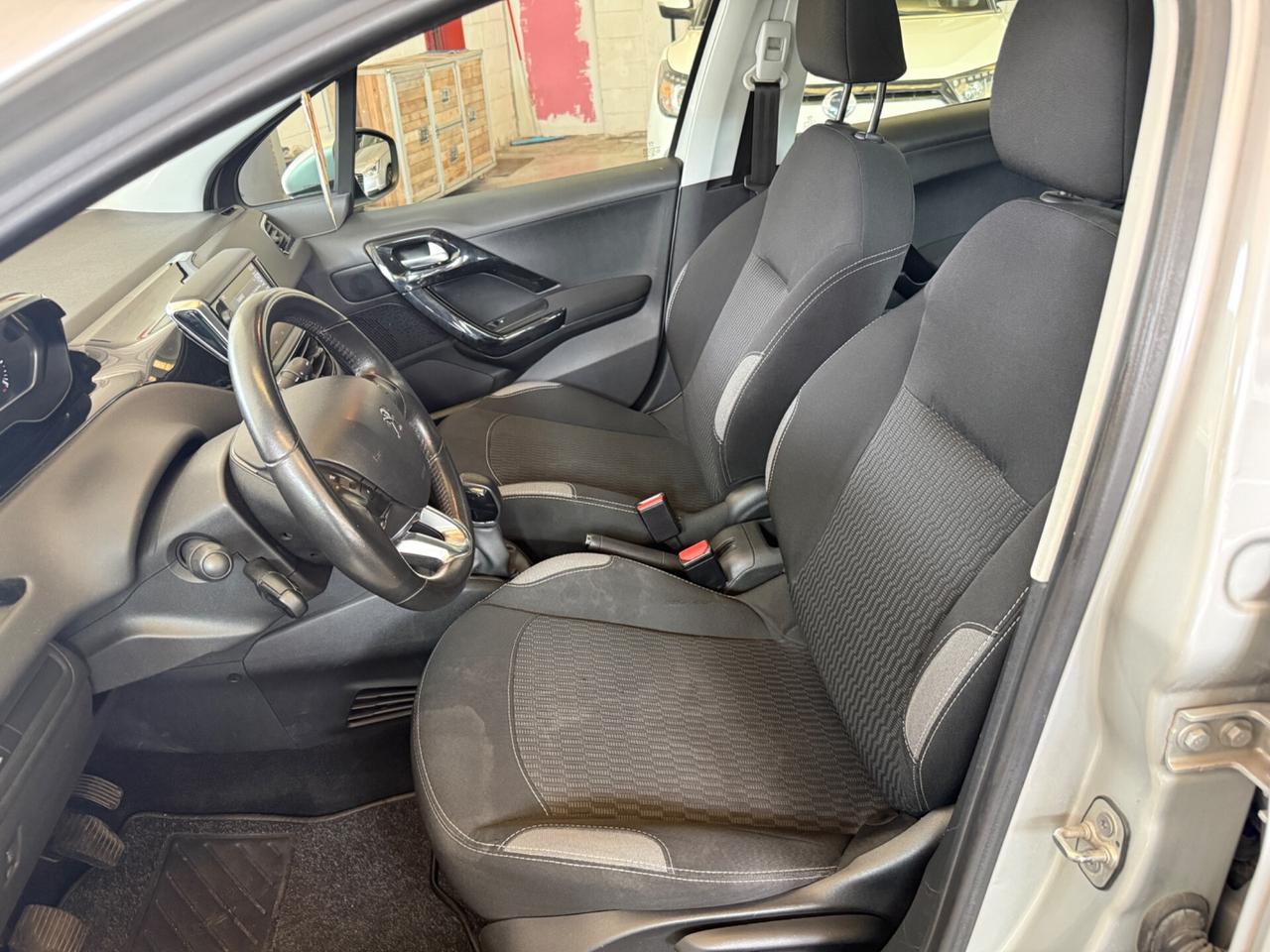Peugeot 208 PureTech 82 5 porte Allure