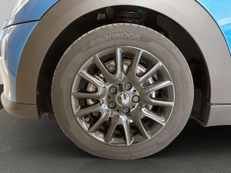 MINI Mini 5 porte 1.5 Cooper Essential auto 5porte