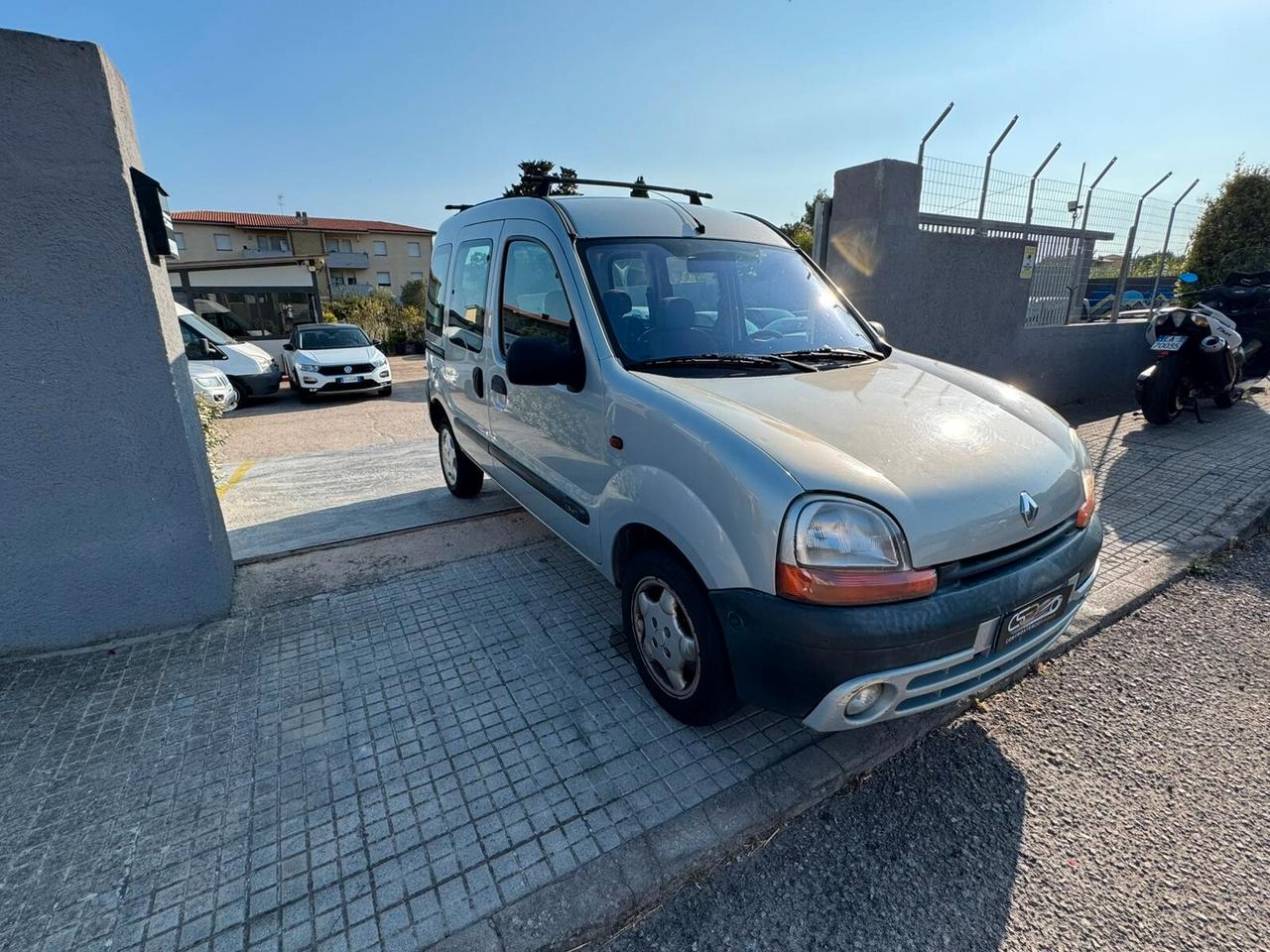 RENAULT KANGOO AUTOVETTURA