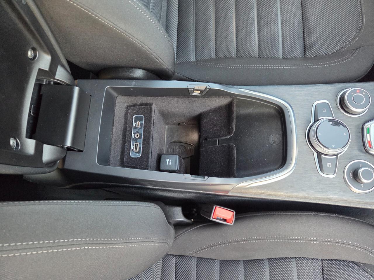 Alfa Romeo Stelvio 2.2 Turbodiesel 190 CV AT8 Q4 Business