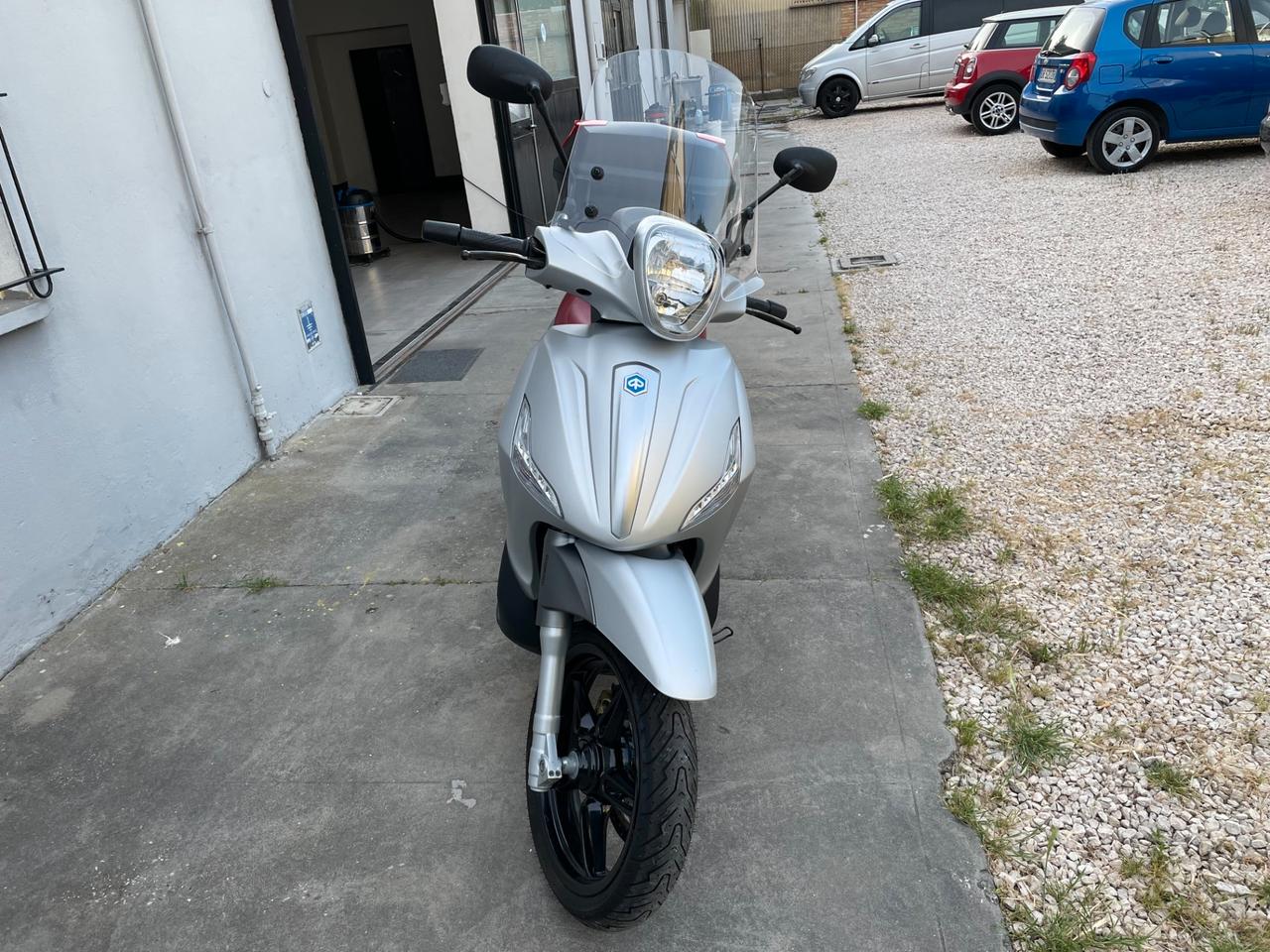 PIAGGIO BEVERLY 350 2020 COMPLETO DI BAULETTO