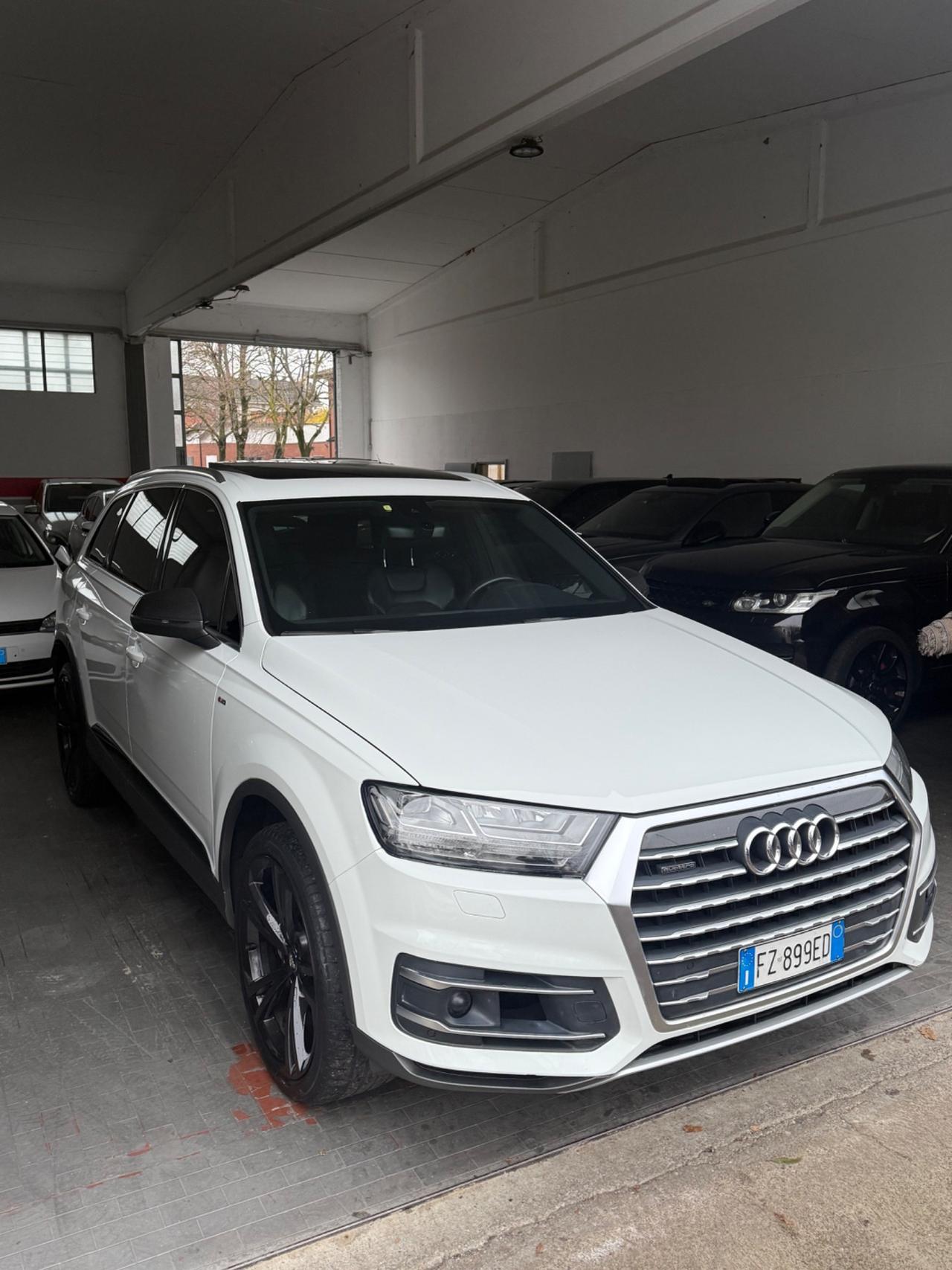Audi Q7 50 TDI quattro tiptronic Business