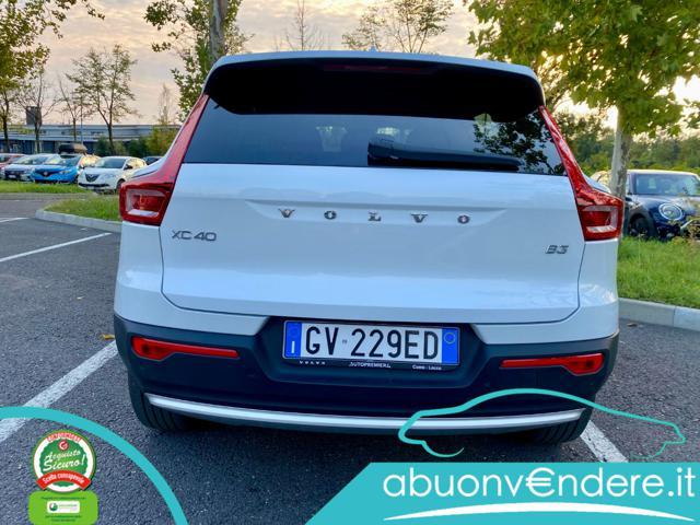 VOLVO XC40 B3 automatico Core