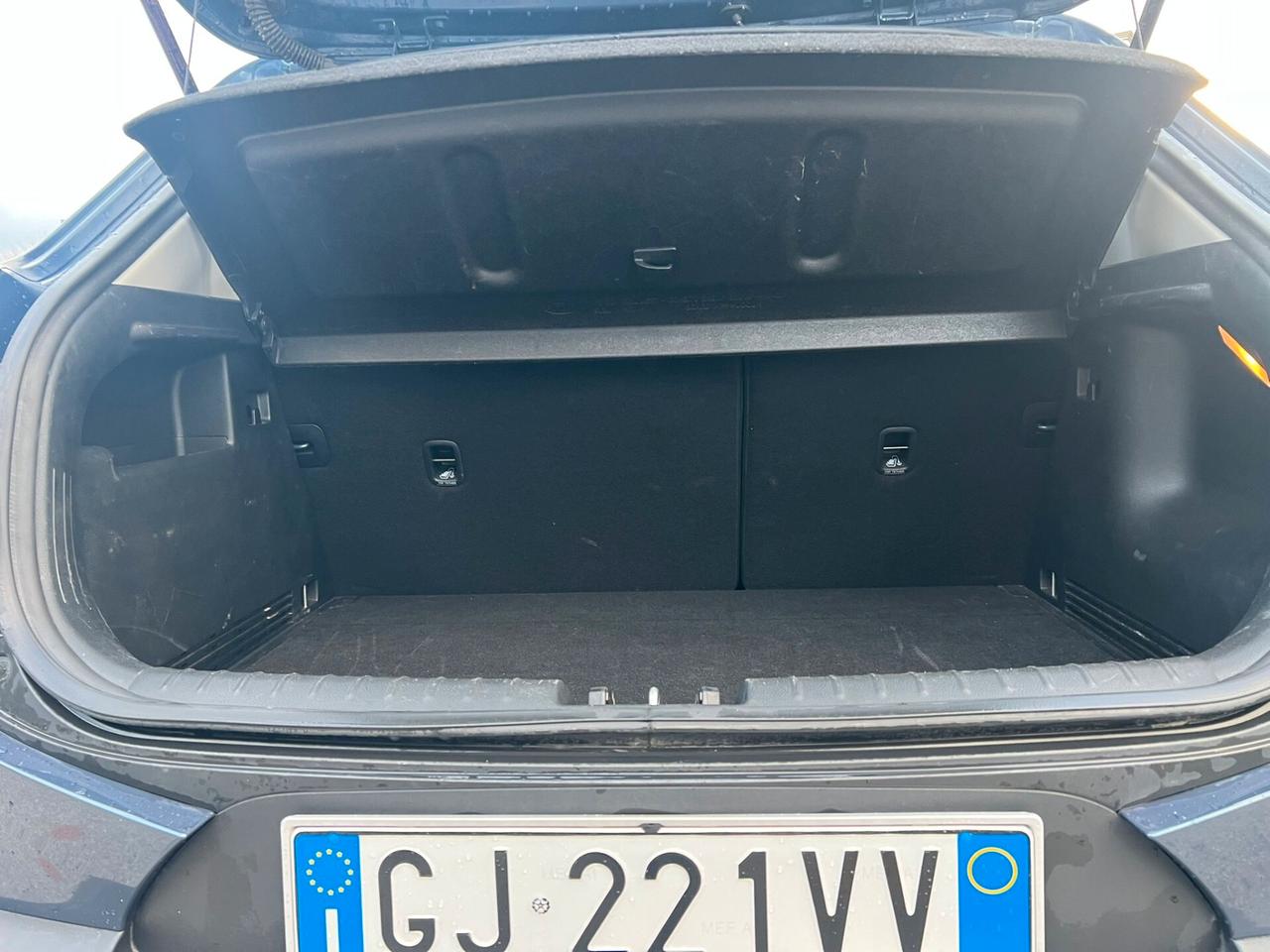 Kia Stonic 1.2 DPI Urban * 36.000 KM