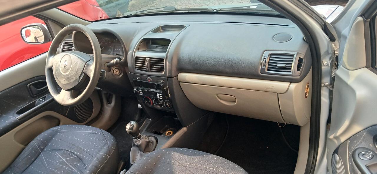Renault Clio 1.2 16v neopatentati benzina