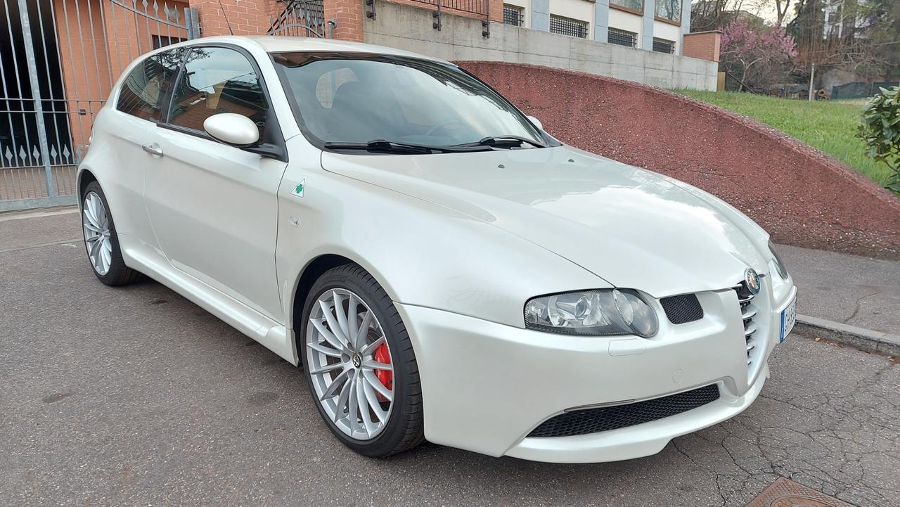 Alfa Romeo 147 GTA 3.2i V6 24V (cambio manuale)