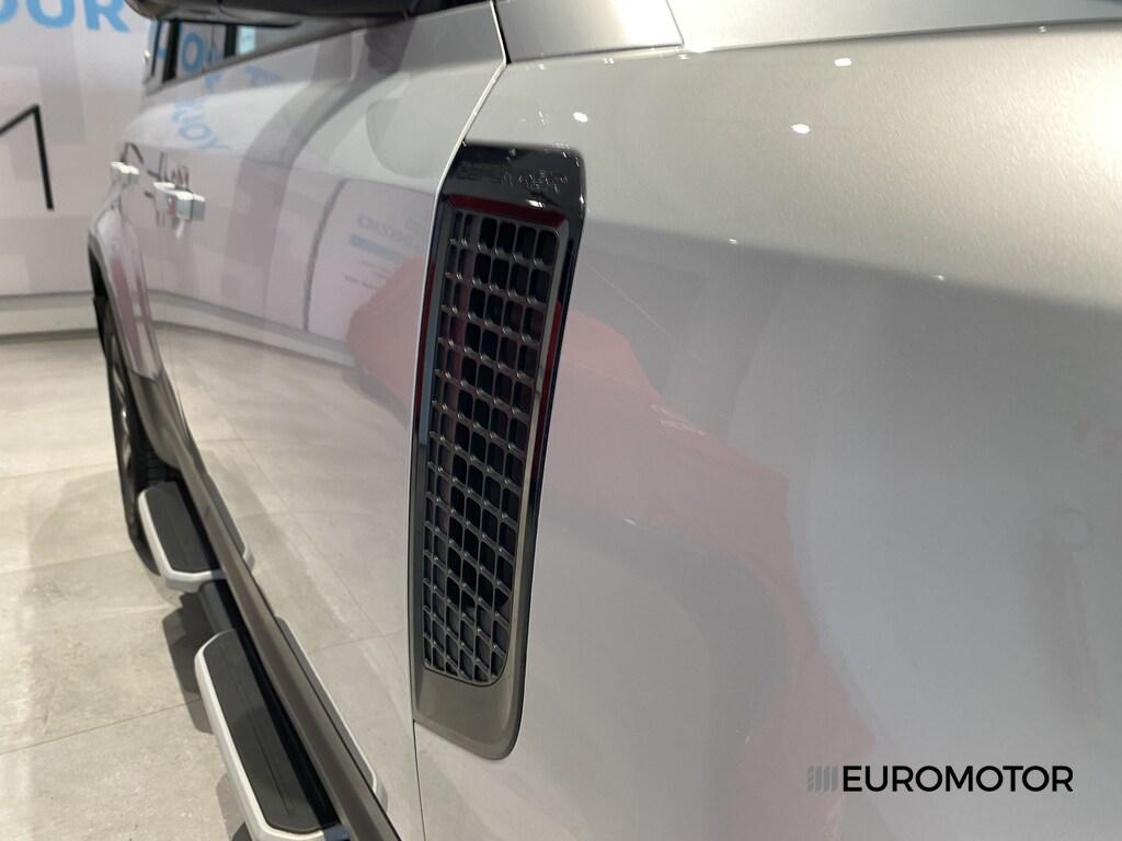 Land Rover Defender 110 3.0 I6 MHEV SE AWD Auto
