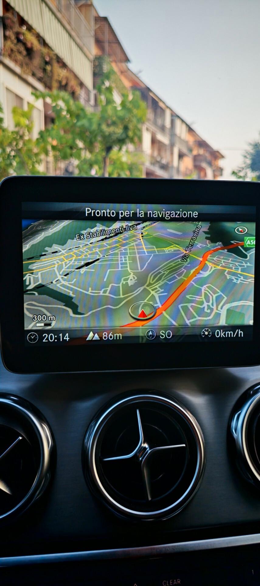 Mercedes-benz GLA 180 d Premium
