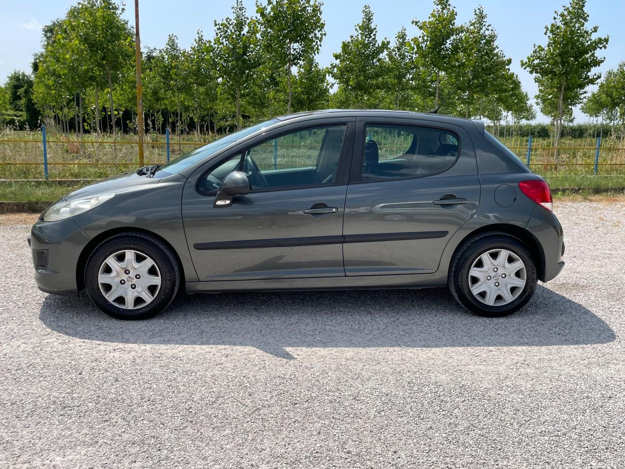 Peugeot 207 1.4 HDi 70CV 5p. Access
