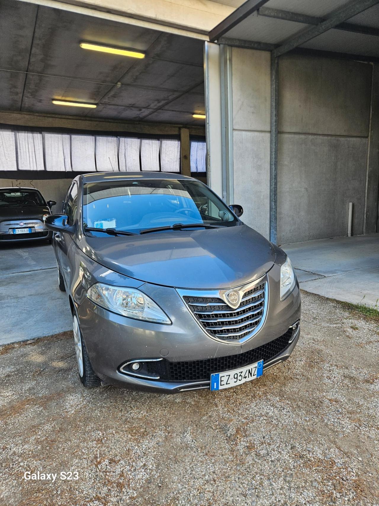 Lancia Ypsilon PLATINUM – Condizioni Eccellenti