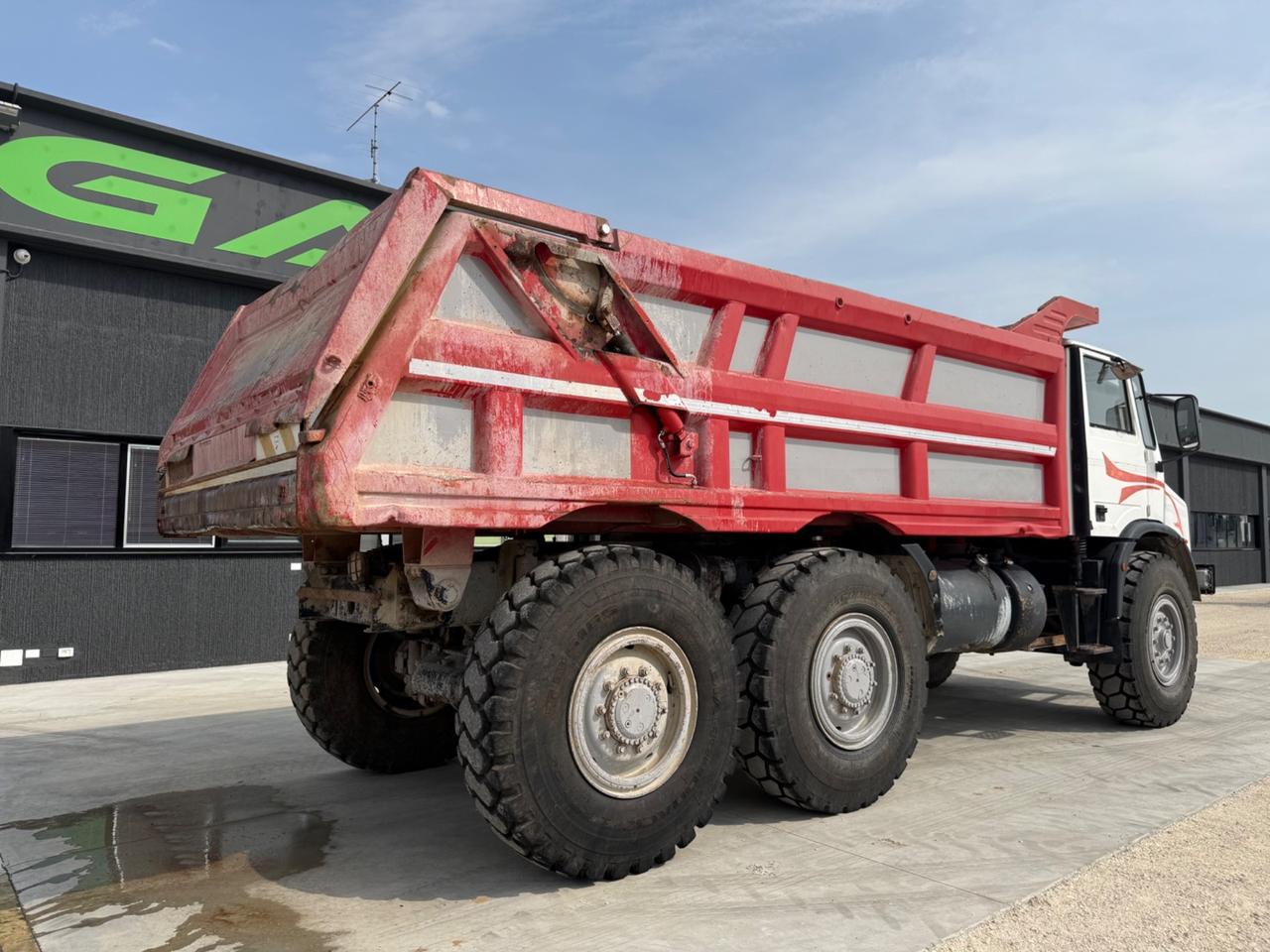 PERLINI 131-33 dumper 6x4 con sponda idraulica