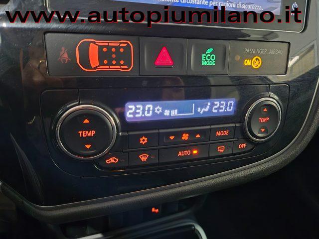 MITSUBISHI Outlander 2.2 DI-D 4WD Instyle Plus SDA 7 posti