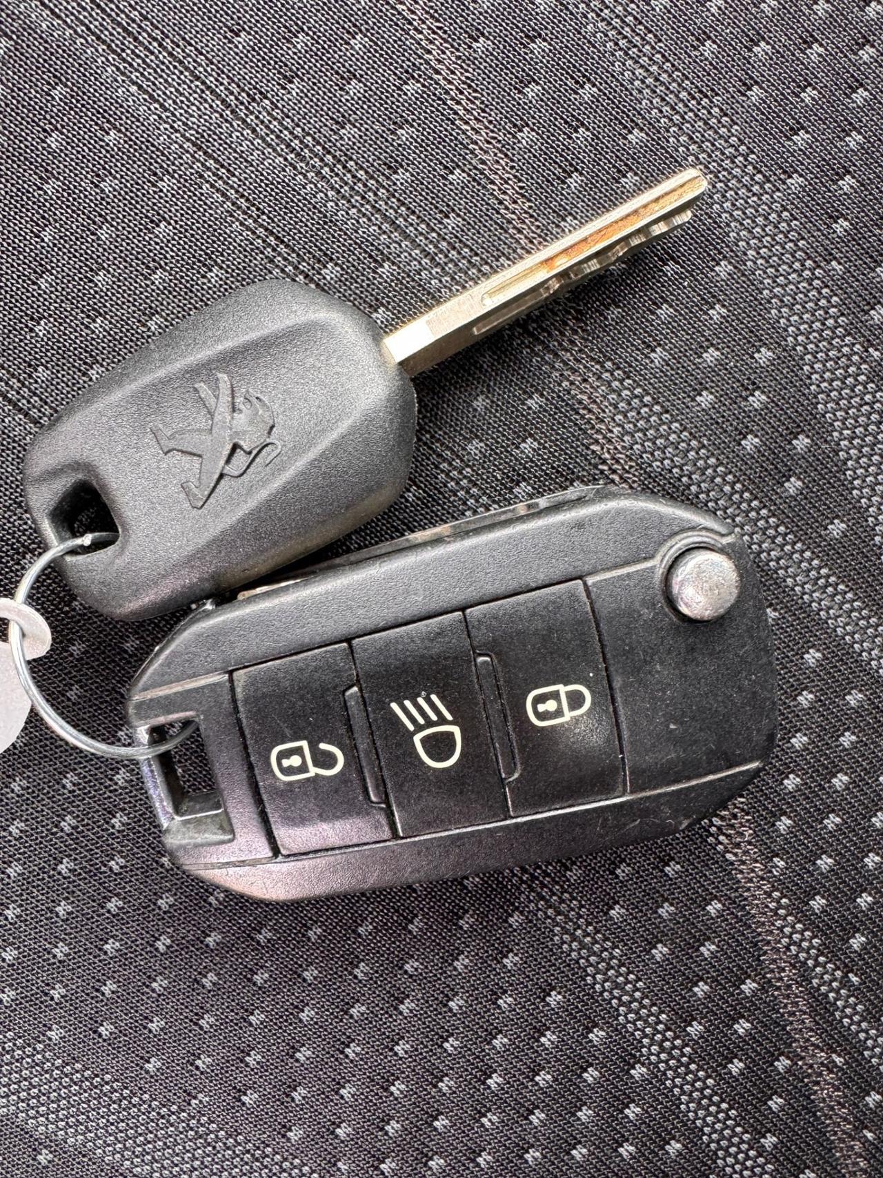 Peugeot 208 1.4 HDi Allure GARANZIA 12 MESI