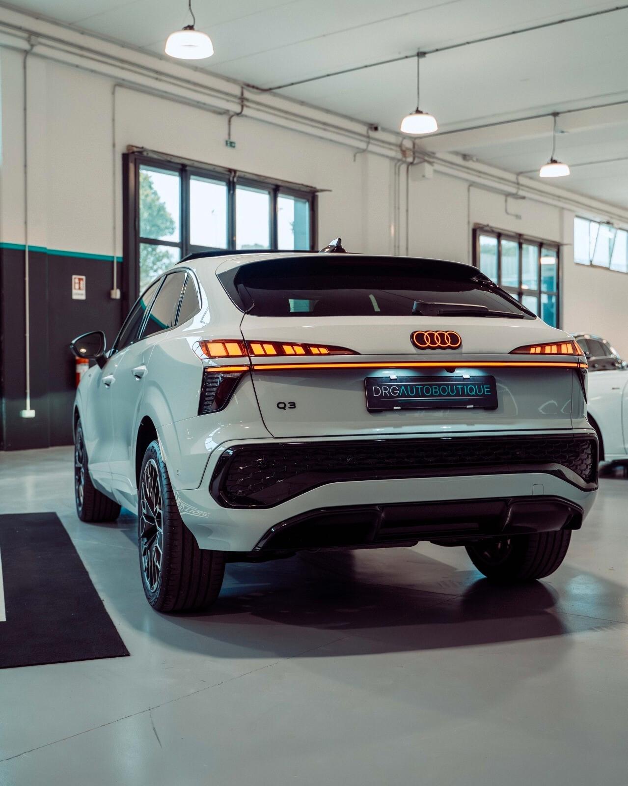 Audi Q3 SPB 35 TDI SLINE/TETTO/20'' IVAESP