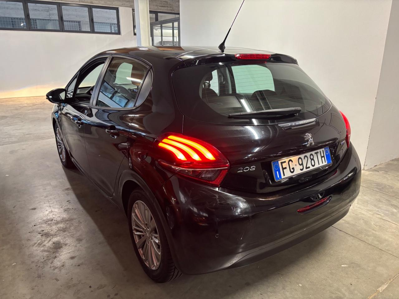 Peugeot 208 1.2 BENZINA Active OK NEOPATENTATI