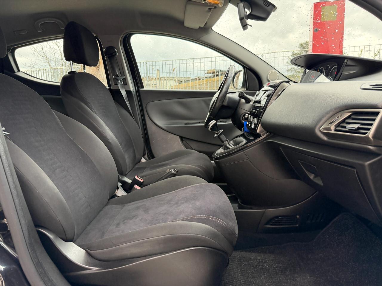 LANCIA YPSILON ANNO 2014 1.2 BENZINA/GPL 69 CV