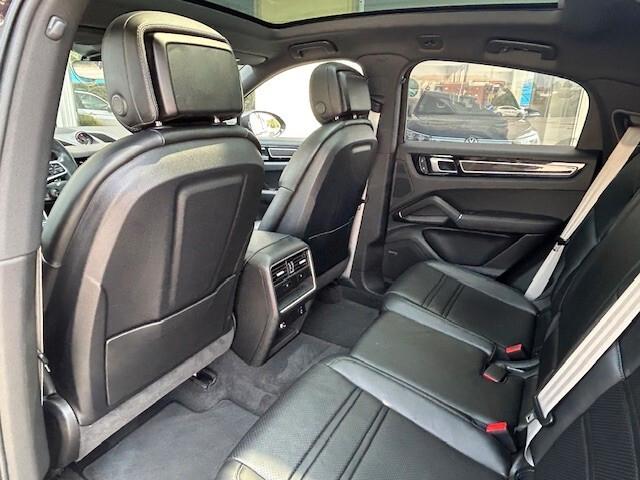 Porsche Cayenne Coupé 3.0 V6 E-Hybrid Platinum Edition