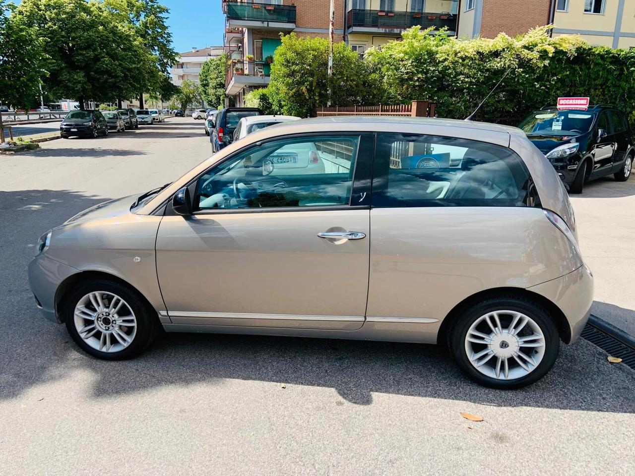 Lancia Ypsilon 1.2 69 CV Platinum