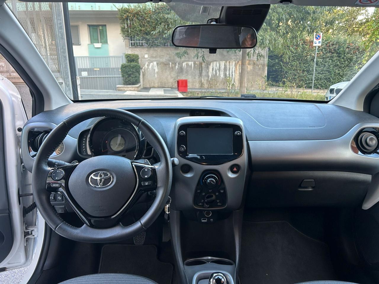 Toyota Aygo Connect 1.0 VVT-i 72 CV 5 porte x-play MMT PREZZO REALE