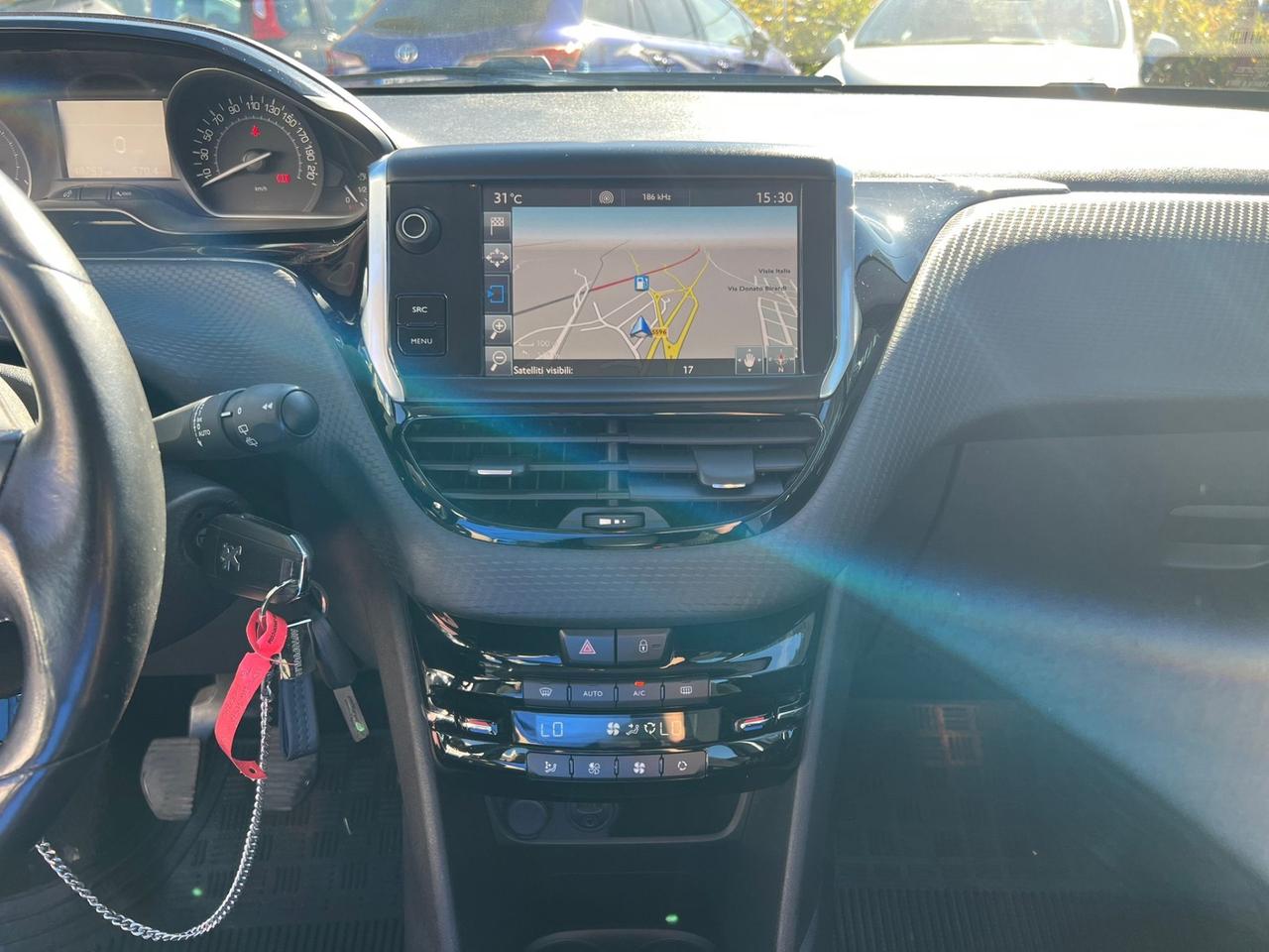 Peugeot 208 PureTech 82 5 porte Allure